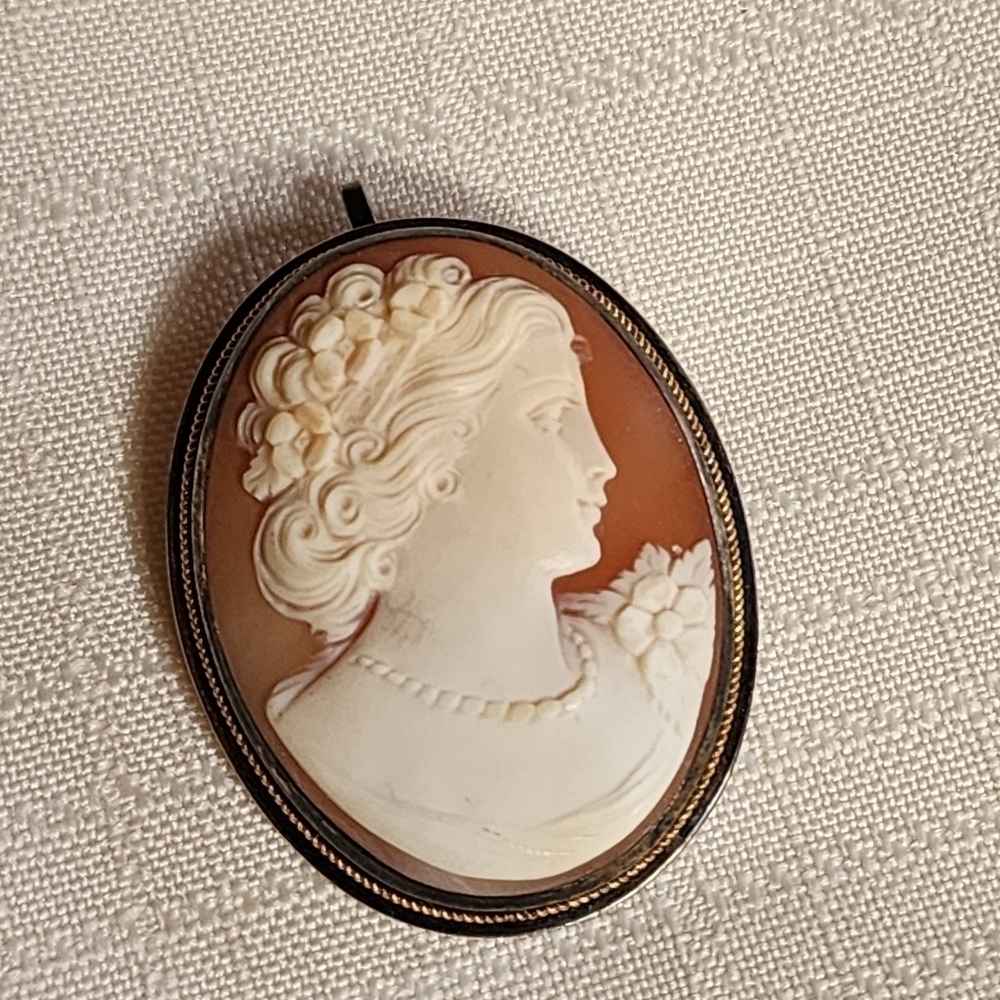 Antique Cameo Conch Shell Carved  Pendant BroochBezel set in Sterling Silver - Picture 4 of 8